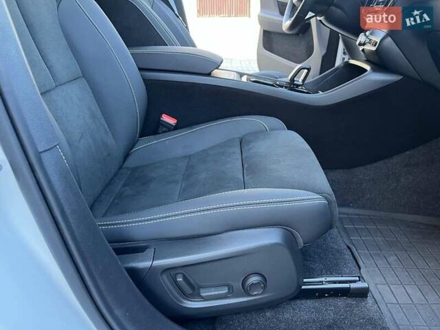 Белый Вольво C40 Recharge, объемом двигателя 0 л и пробегом 40 тыс. км за 26999 $, фото 23 на Automoto.ua