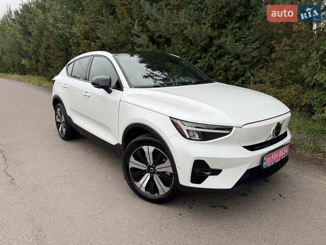 Вольво C40 Recharge 2022 у Рівному на Automoto.ua Білий Вольво C40 Recharge, об'ємом двигуна 0 л та пробігом 23 тис. км за 27600 $, фото 30 на Automoto.ua
