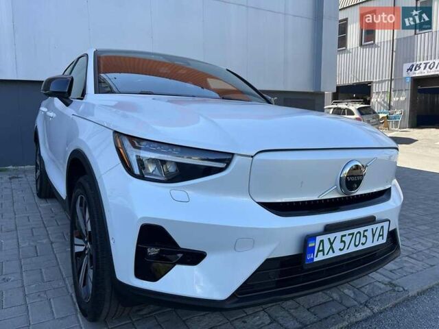 Белый Вольво C40 Recharge, объемом двигателя 0 л и пробегом 40 тыс. км за 26999 $, фото 3 на Automoto.ua