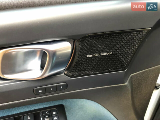 Белый Вольво C40 Recharge, объемом двигателя 0 л и пробегом 72 тыс. км за 29700 $, фото 27 на Automoto.ua