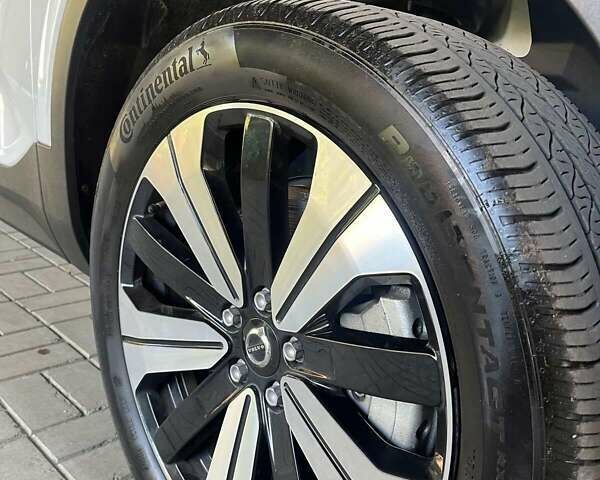 Белый Вольво C40 Recharge, объемом двигателя 0 л и пробегом 40 тыс. км за 26999 $, фото 36 на Automoto.ua