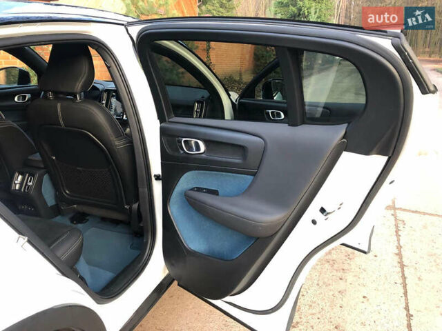 Белый Вольво C40 Recharge, объемом двигателя 0 л и пробегом 72 тыс. км за 29700 $, фото 17 на Automoto.ua