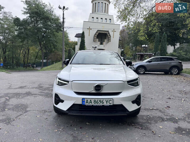 Белый Вольво C40 Recharge, объемом двигателя 0 л и пробегом 17 тыс. км за 31700 $, фото 6 на Automoto.ua
