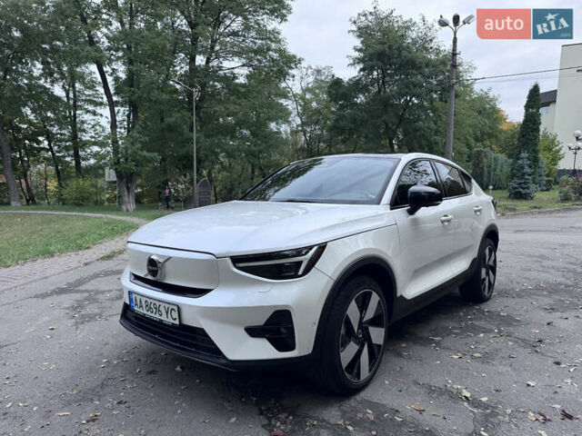 Белый Вольво C40 Recharge, объемом двигателя 0 л и пробегом 17 тыс. км за 31700 $, фото 5 на Automoto.ua