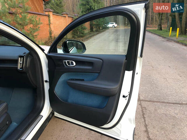 Белый Вольво C40 Recharge, объемом двигателя 0 л и пробегом 72 тыс. км за 29700 $, фото 15 на Automoto.ua