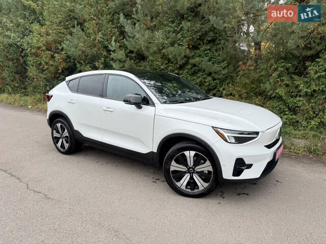 Вольво C40 Recharge 2022 у Рівному на Automoto.ua Білий Вольво C40 Recharge, об'ємом двигуна 0 л та пробігом 23 тис. км за 27600 $, фото 4 на Automoto.ua