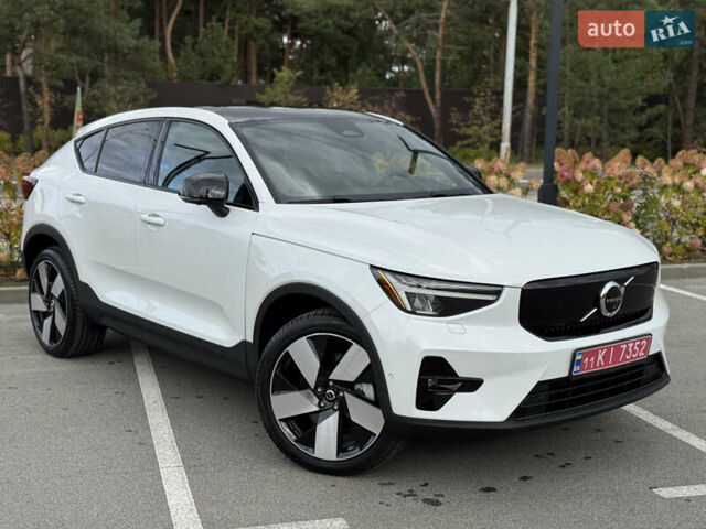 Белый Вольво C40 Recharge, объемом двигателя 0 л и пробегом 1 тыс. км за 34500 $, фото 4 на Automoto.ua