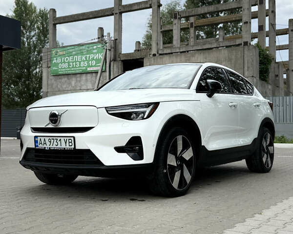 Белый Вольво C40 Recharge, объемом двигателя 0 л и пробегом 18 тыс. км за 31500 $, фото 23 на Automoto.ua