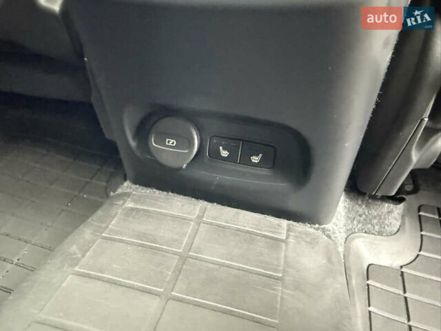Белый Вольво C40 Recharge, объемом двигателя 0 л и пробегом 18 тыс. км за 31500 $, фото 37 на Automoto.ua