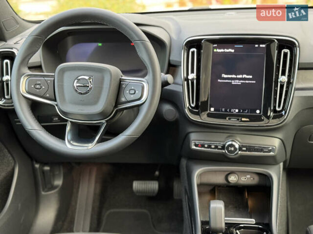 Белый Вольво C40 Recharge, объемом двигателя 0 л и пробегом 1 тыс. км за 34500 $, фото 45 на Automoto.ua