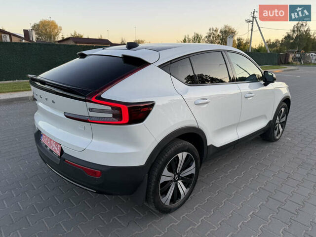 Белый Вольво C40 Recharge, объемом двигателя 0 л и пробегом 35 тыс. км за 28500 $, фото 2 на Automoto.ua