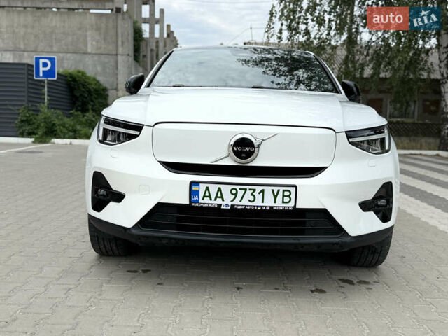 Белый Вольво C40 Recharge, объемом двигателя 0 л и пробегом 18 тыс. км за 31500 $, фото 18 на Automoto.ua