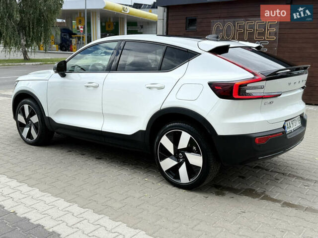 Белый Вольво C40 Recharge, объемом двигателя 0 л и пробегом 18 тыс. км за 31500 $, фото 3 на Automoto.ua