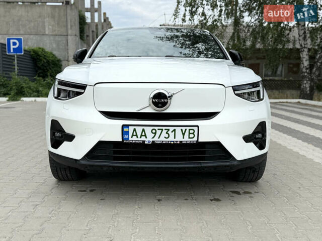 Белый Вольво C40 Recharge, объемом двигателя 0 л и пробегом 18 тыс. км за 31500 $, фото 19 на Automoto.ua
