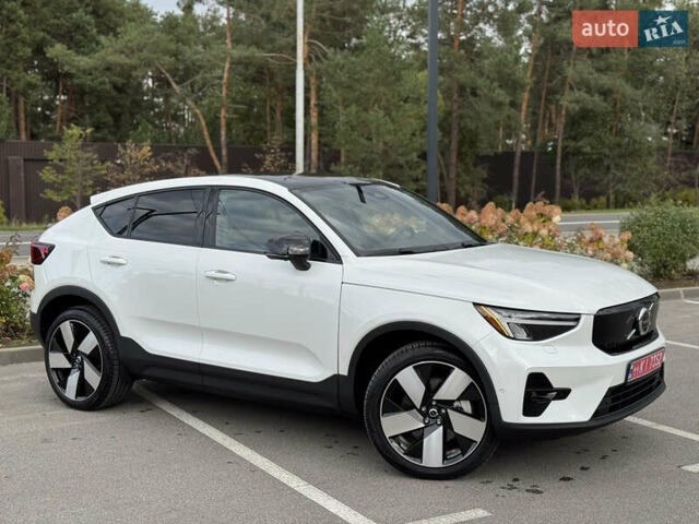 Белый Вольво C40 Recharge, объемом двигателя 0 л и пробегом 1 тыс. км за 34500 $, фото 6 на Automoto.ua