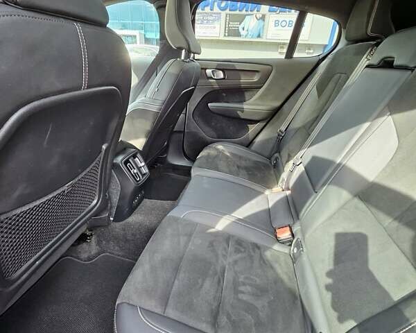 Белый Вольво C40 Recharge, объемом двигателя 0 л и пробегом 100 тыс. км за 27000 $, фото 15 на Automoto.ua