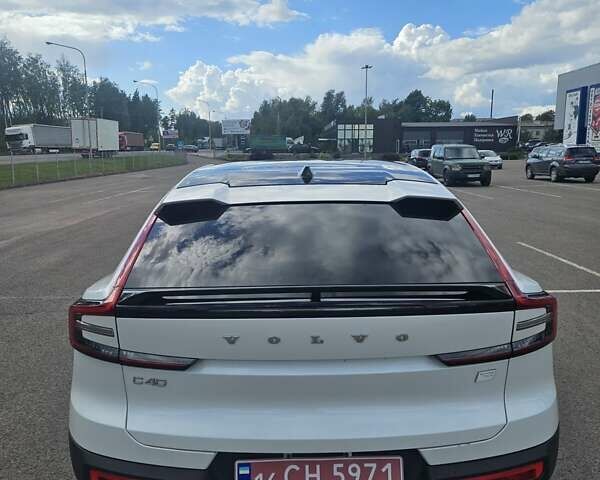 Белый Вольво C40 Recharge, объемом двигателя 0 л и пробегом 100 тыс. км за 27000 $, фото 3 на Automoto.ua