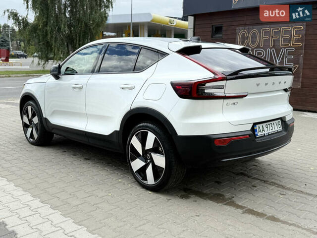 Белый Вольво C40 Recharge, объемом двигателя 0 л и пробегом 18 тыс. км за 31500 $, фото 4 на Automoto.ua
