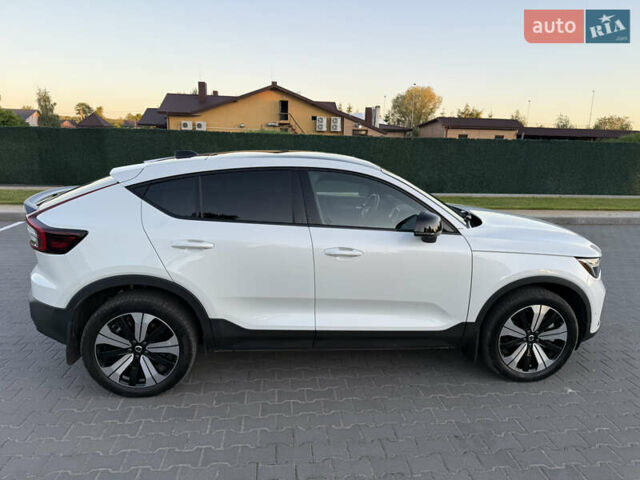Белый Вольво C40 Recharge, объемом двигателя 0 л и пробегом 35 тыс. км за 28500 $, фото 7 на Automoto.ua