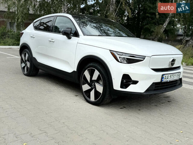Белый Вольво C40 Recharge, объемом двигателя 0 л и пробегом 18 тыс. км за 31500 $, фото 15 на Automoto.ua