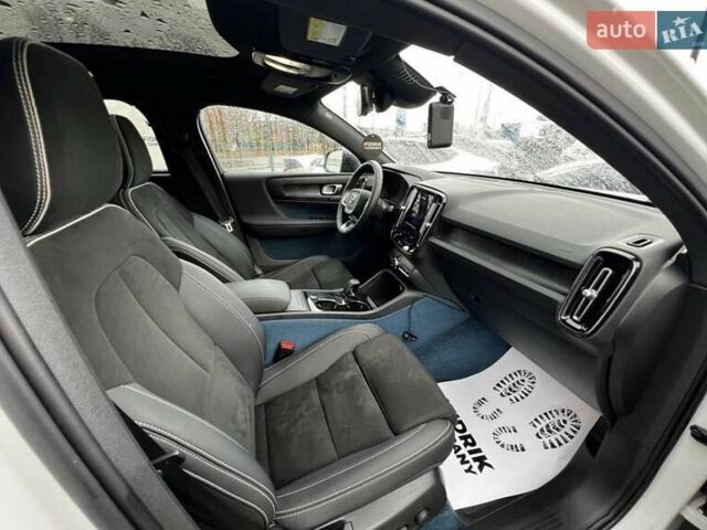 Белый Вольво C40 Recharge, объемом двигателя 0 л и пробегом 164 тыс. км за 23700 $, фото 5 на Automoto.ua