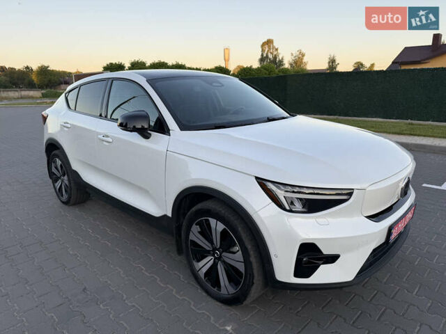 Белый Вольво C40 Recharge, объемом двигателя 0 л и пробегом 35 тыс. км за 28500 $, фото 1 на Automoto.ua