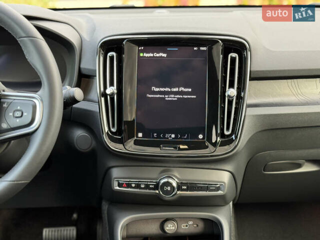 Белый Вольво C40 Recharge, объемом двигателя 0 л и пробегом 1 тыс. км за 34500 $, фото 46 на Automoto.ua