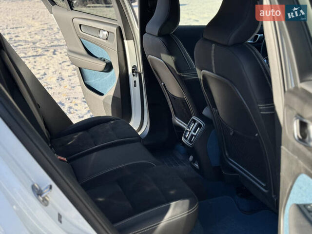Белый Вольво C40 Recharge, объемом двигателя 0 л и пробегом 43 тыс. км за 31200 $, фото 20 на Automoto.ua