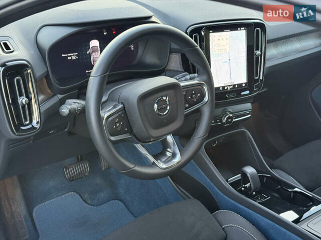 Белый Вольво C40 Recharge, объемом двигателя 0 л и пробегом 35 тыс. км за 28500 $, фото 8 на Automoto.ua