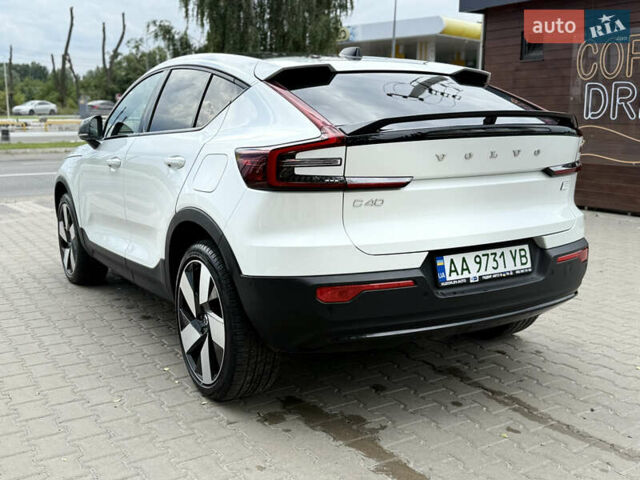 Белый Вольво C40 Recharge, объемом двигателя 0 л и пробегом 18 тыс. км за 31500 $, фото 6 на Automoto.ua