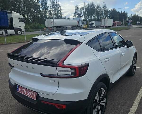 Белый Вольво C40 Recharge, объемом двигателя 0 л и пробегом 100 тыс. км за 27000 $, фото 5 на Automoto.ua