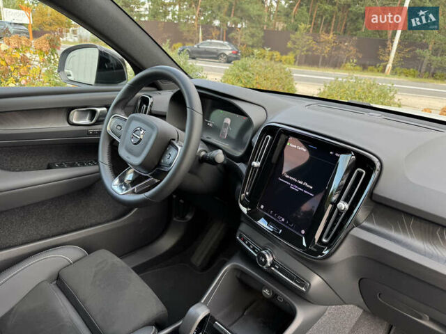 Белый Вольво C40 Recharge, объемом двигателя 0 л и пробегом 1 тыс. км за 34500 $, фото 40 на Automoto.ua