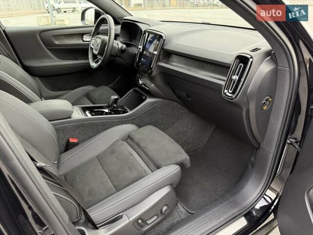 Черный Вольво C40 Recharge, объемом двигателя 0 л и пробегом 100 тыс. км за 29300 $, фото 36 на Automoto.ua