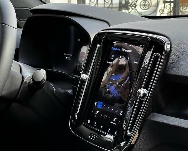 Черный Вольво C40 Recharge, объемом двигателя 0 л и пробегом 48 тыс. км за 28900 $, фото 28 на Automoto.ua