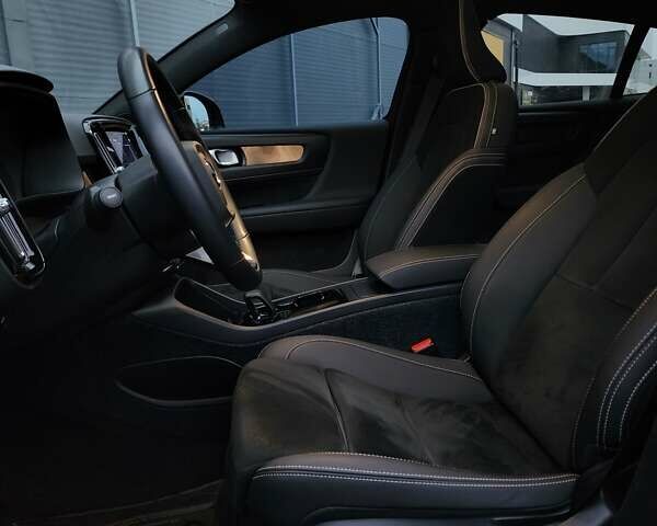 Чорний Вольво C40 Recharge, об'ємом двигуна 0 л та пробігом 68 тис. км за 28000 $, фото 34 на Automoto.ua