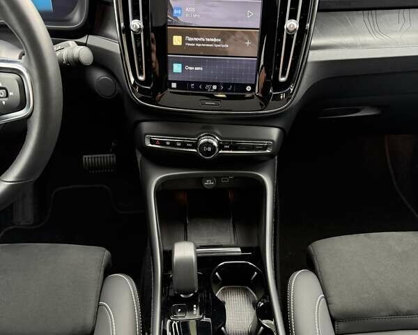 Черный Вольво C40 Recharge, объемом двигателя 0 л и пробегом 100 тыс. км за 29300 $, фото 42 на Automoto.ua