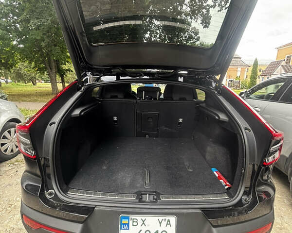 Черный Вольво C40 Recharge, объемом двигателя 0 л и пробегом 50 тыс. км за 28500 $, фото 5 на Automoto.ua