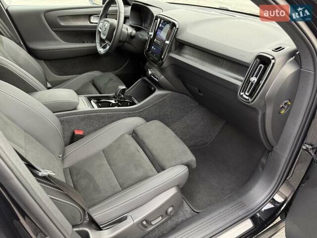 Черный Вольво C40 Recharge, объемом двигателя 0 л и пробегом 100 тыс. км за 29300 $, фото 37 на Automoto.ua