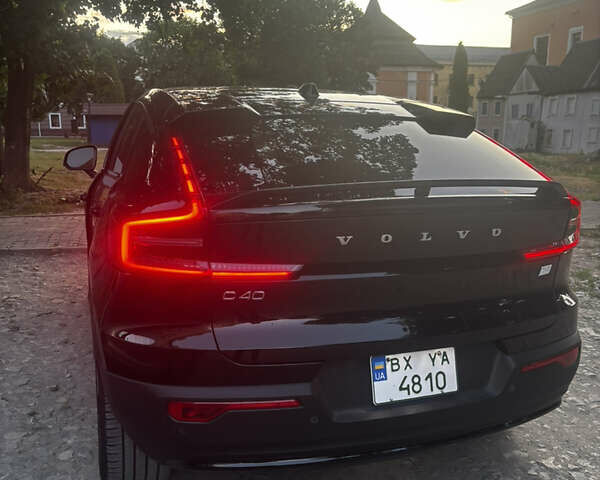 Черный Вольво C40 Recharge, объемом двигателя 0 л и пробегом 50 тыс. км за 28500 $, фото 6 на Automoto.ua