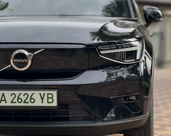 Черный Вольво C40 Recharge, объемом двигателя 0 л и пробегом 48 тыс. км за 28900 $, фото 3 на Automoto.ua