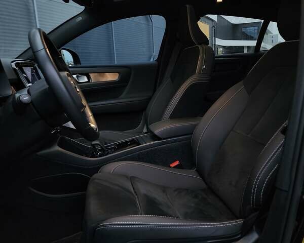 Чорний Вольво C40 Recharge, об'ємом двигуна 0 л та пробігом 68 тис. км за 28000 $, фото 35 на Automoto.ua