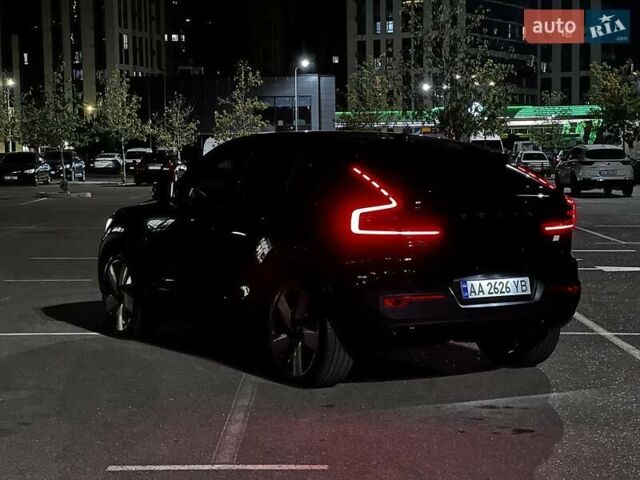Черный Вольво C40 Recharge, объемом двигателя 0 л и пробегом 48 тыс. км за 28900 $, фото 2 на Automoto.ua