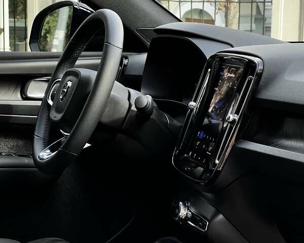 Черный Вольво C40 Recharge, объемом двигателя 0 л и пробегом 48 тыс. км за 28900 $, фото 34 на Automoto.ua