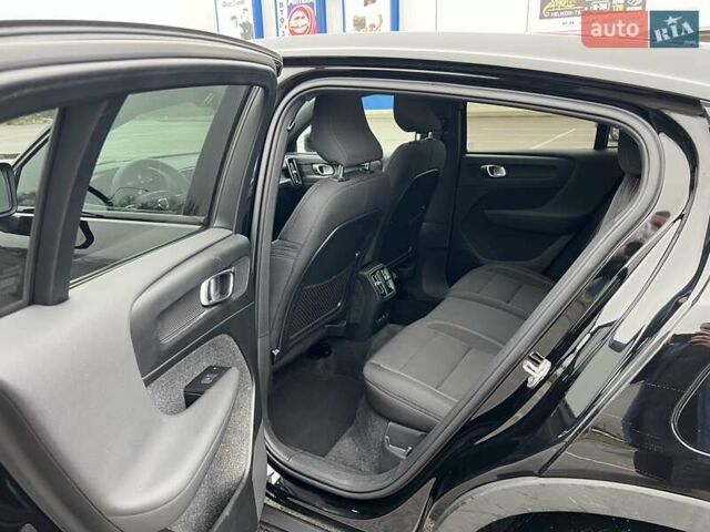 Черный Вольво C40 Recharge, объемом двигателя 0 л и пробегом 120 тыс. км за 27000 $, фото 25 на Automoto.ua