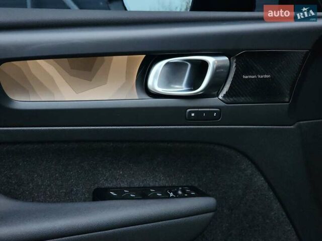 Чорний Вольво C40 Recharge, об'ємом двигуна 0 л та пробігом 68 тис. км за 28000 $, фото 50 на Automoto.ua