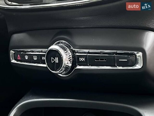 Черный Вольво C40 Recharge, объемом двигателя 0 л и пробегом 48 тыс. км за 28900 $, фото 27 на Automoto.ua