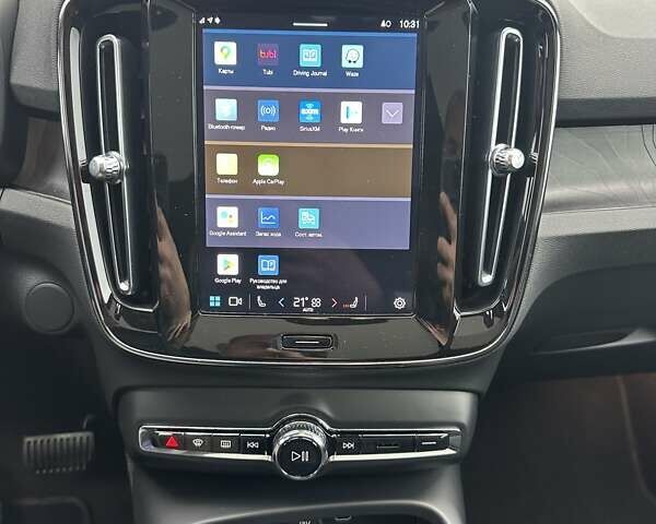 Черный Вольво C40 Recharge, объемом двигателя 0 л и пробегом 33 тыс. км за 30100 $, фото 7 на Automoto.ua