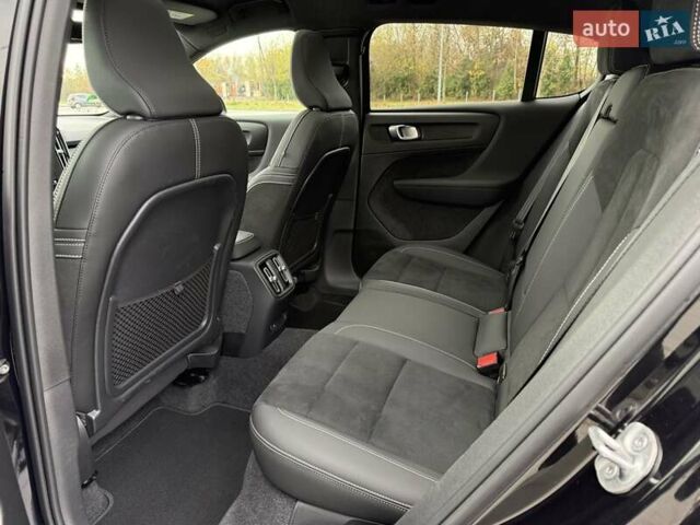 Черный Вольво C40 Recharge, объемом двигателя 0 л и пробегом 100 тыс. км за 29300 $, фото 30 на Automoto.ua