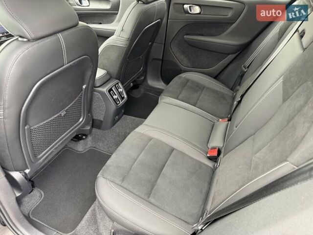 Черный Вольво C40 Recharge, объемом двигателя 0 л и пробегом 100 тыс. км за 29300 $, фото 29 на Automoto.ua