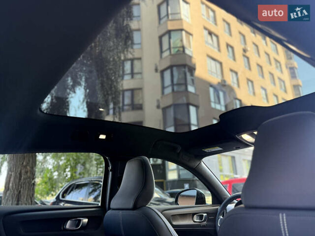 Черный Вольво C40 Recharge, объемом двигателя 0 л и пробегом 44 тыс. км за 28300 $, фото 35 на Automoto.ua